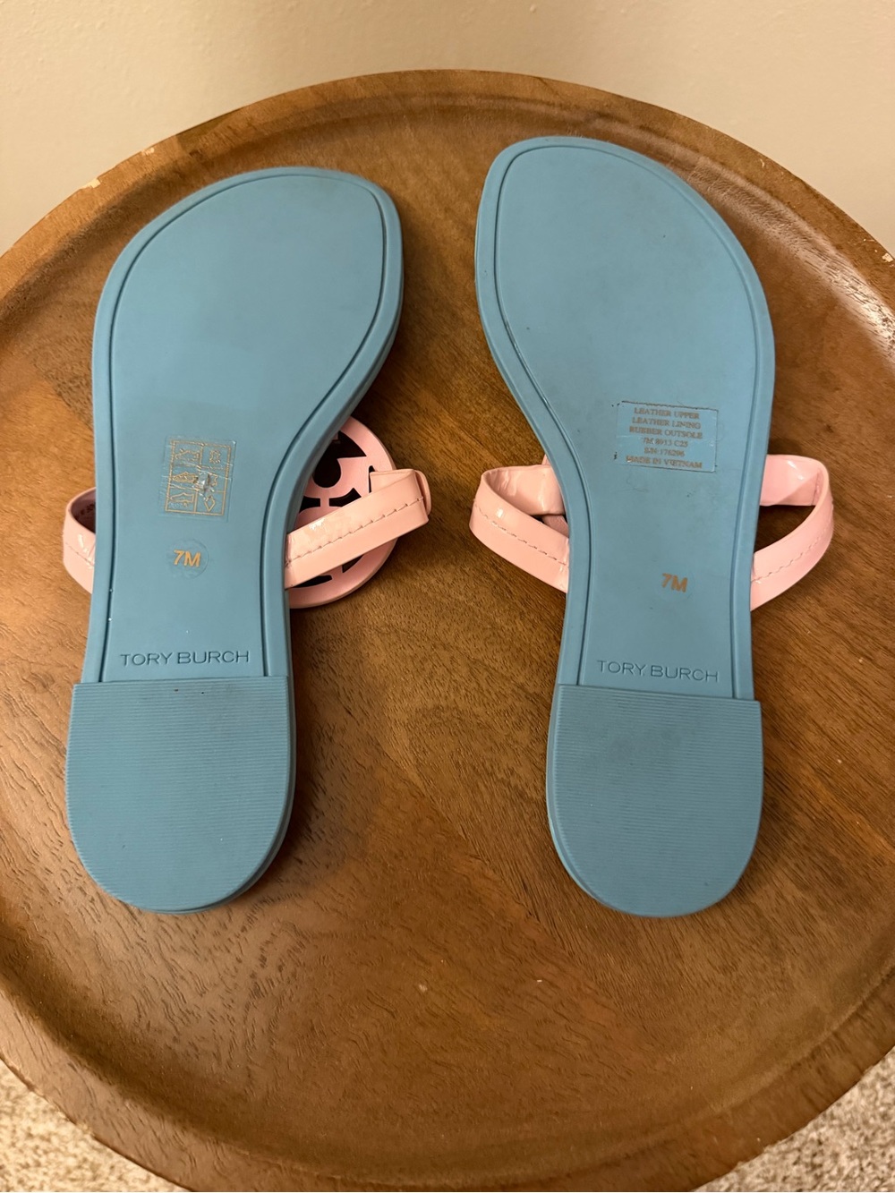 Tory Burch Miller Sandals Light Blue Pink Patent Logo Sz 7 ππ©· - Picture 3 of 8